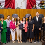 Reconocimiento a BdM en el Congreso de NL 35 años
