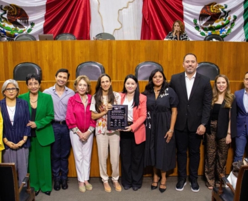 Reconocimiento a BdM en el Congreso de NL 35 años