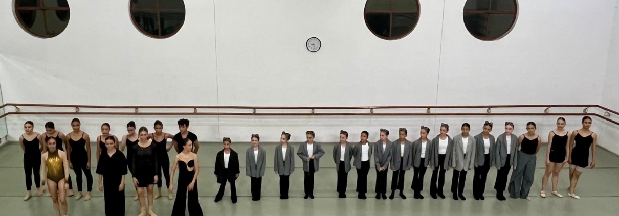 Delegación de la Escuela del Ballet de Monterrey que participará en el YGP 2025