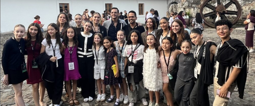 Alumnos de la Escuela Ballet de Monterrey en la Exhacienda de Toxan, en Córdoba, Veracruz, noviembre de 2025.