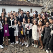 Alumnos de la Escuela Ballet de Monterrey en la Exhacienda de Toxan, en Córdoba, Veracruz, noviembre de 2025.